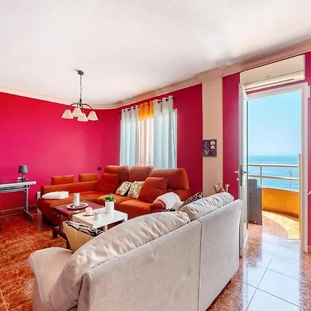 Apartmán In With Stunning Sea Views, Cleaning Included *