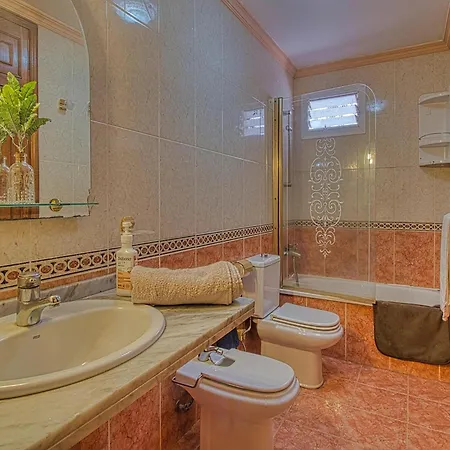 In With Stunning Sea Views, Cleaning Included *
