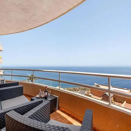 In With Stunning Sea Views, Cleaning Included *