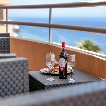 In With Stunning Sea Views, Cleaning Included